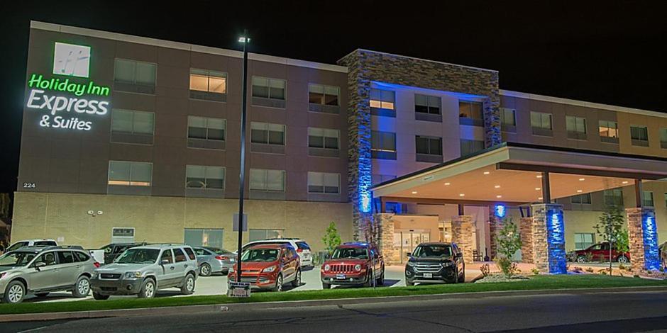 Holiday Inn Express & Suites Dayton North - Vandalia By Ihg Екстериор снимка