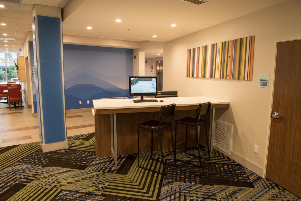 Holiday Inn Express & Suites Dayton North - Vandalia By Ihg Екстериор снимка