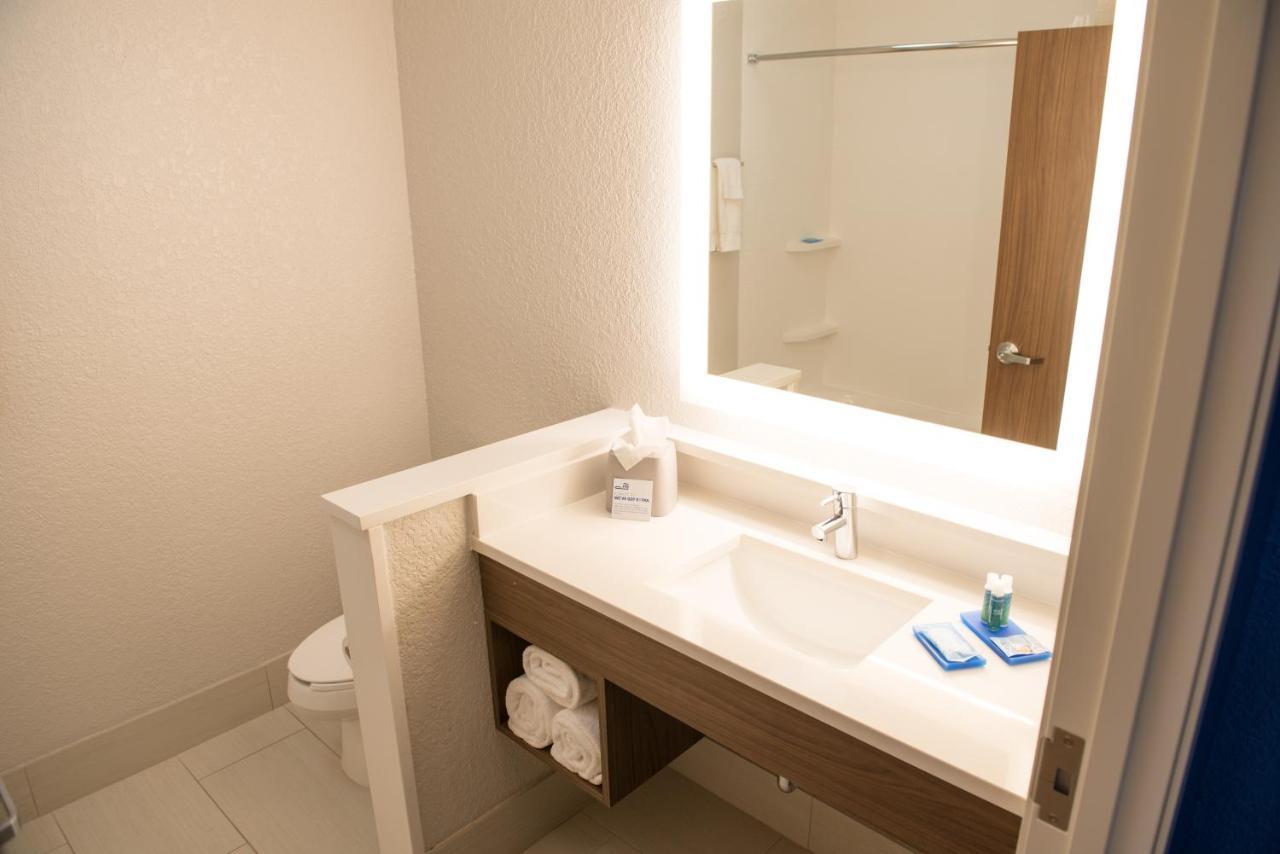 Holiday Inn Express & Suites Dayton North - Vandalia By Ihg Екстериор снимка